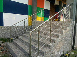 Перила нержавіючі на ганок круглі з леєрами 4