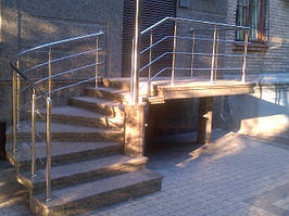 Перила нержавіючі на ганок круглі з леєрами 7