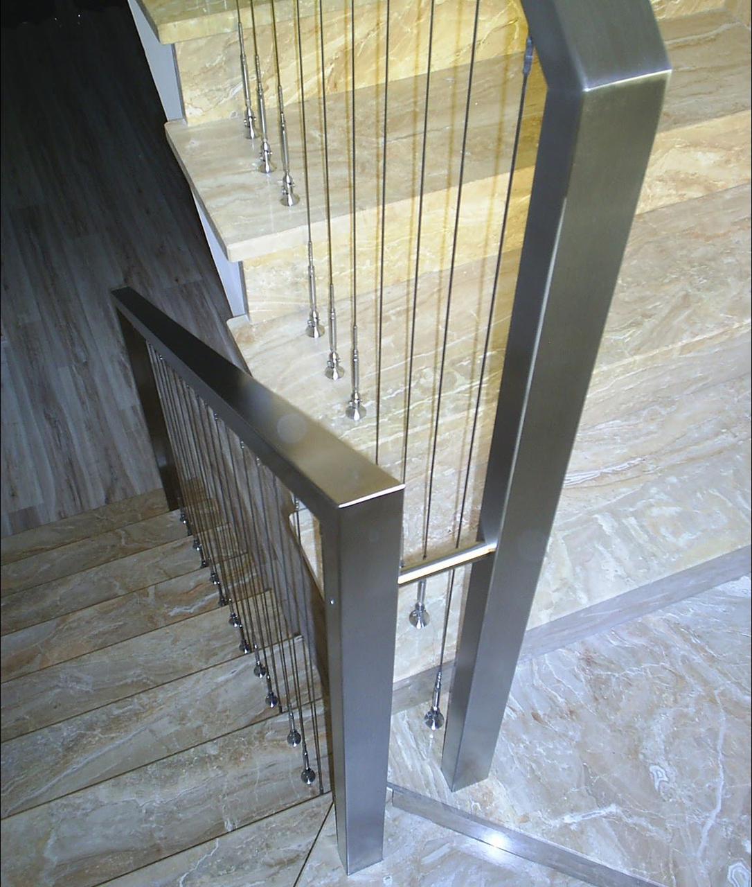 Перила нержавіючі на сходи з тросами 4