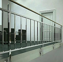 Перила нержавіючі на балкон квадратні з вертикальними прутами 2