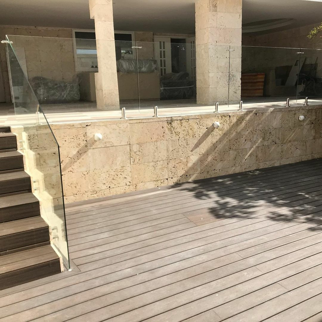 Перила скляні стійки з нержавіючої сталі на балкон 5