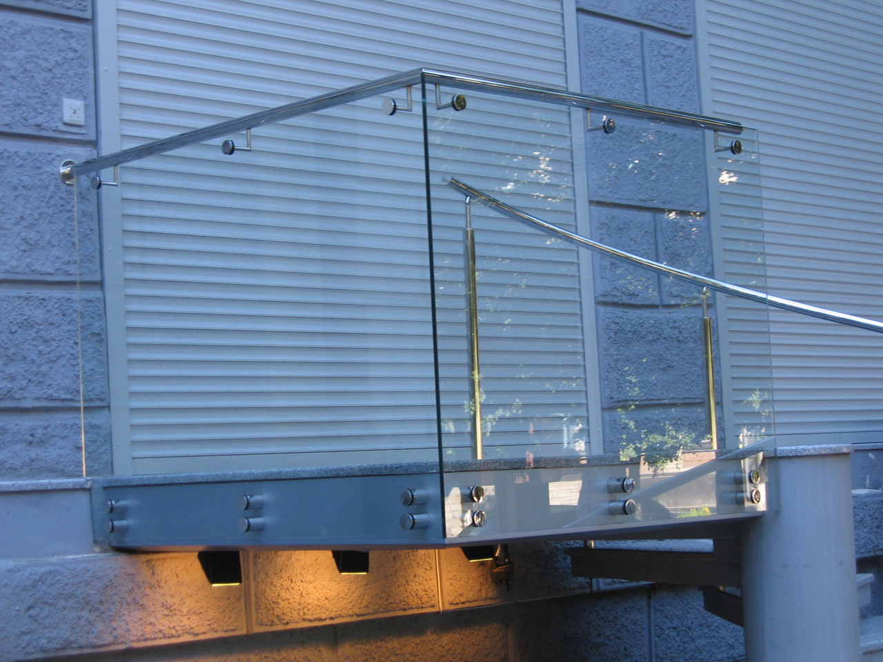 Перила скляні на точках із нержавіючої сталі 12