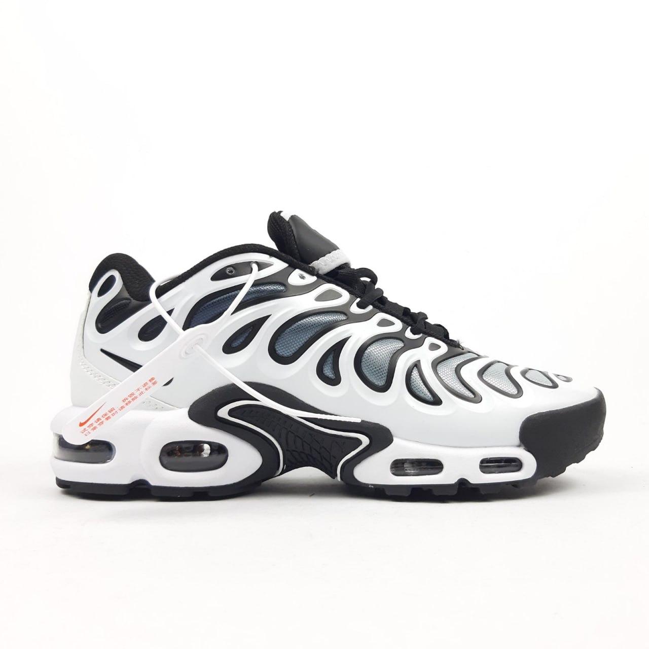 Чоловічі кросівки Nike Air Max TN Plus Drift (білі з чорним) модні спортивні кроси 11373 Найк vkross