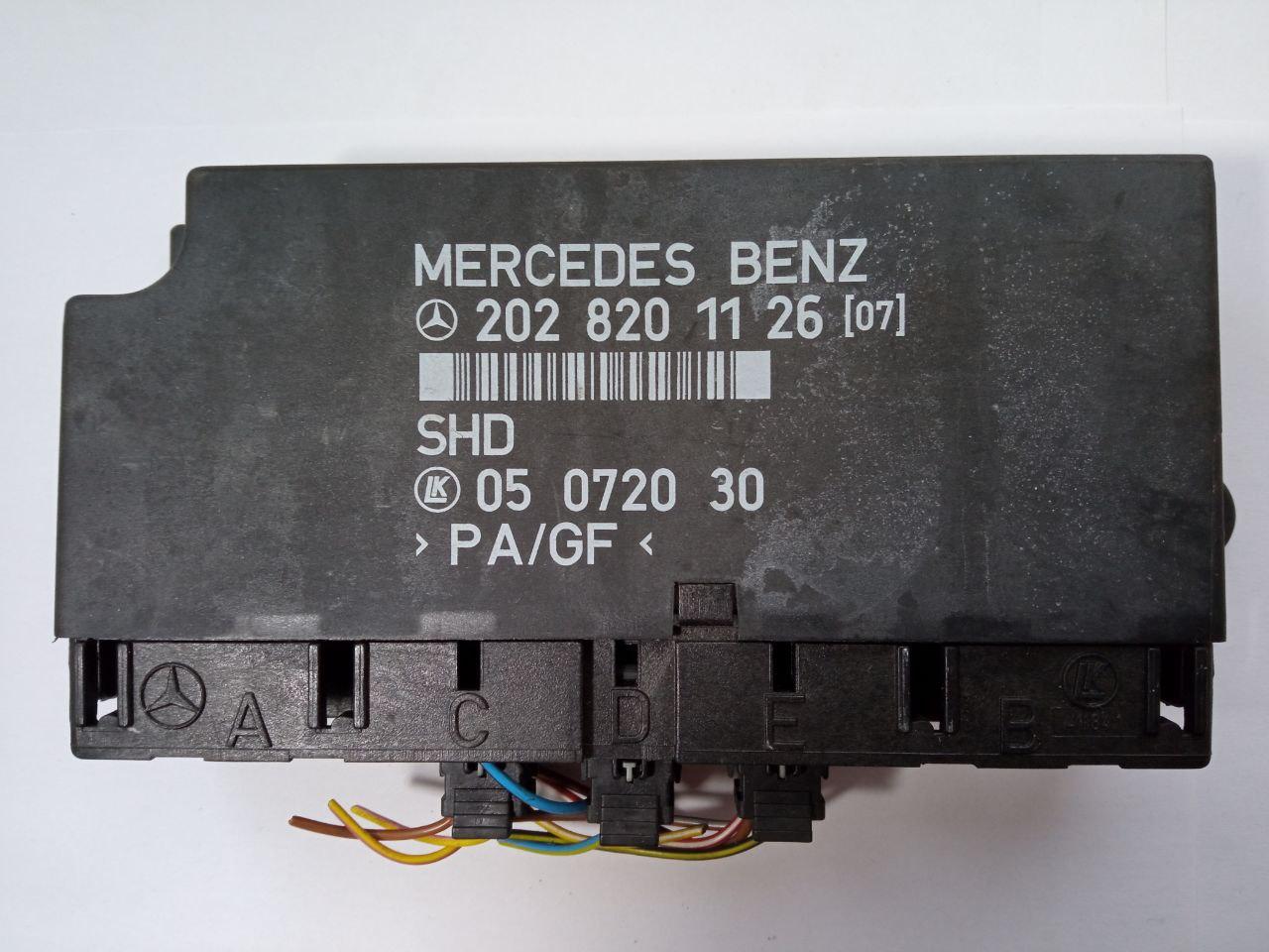 Електронний блок керування Mercedes MB C-180 202 820 11 26 (07) / 2028201126 / 05 0720 30