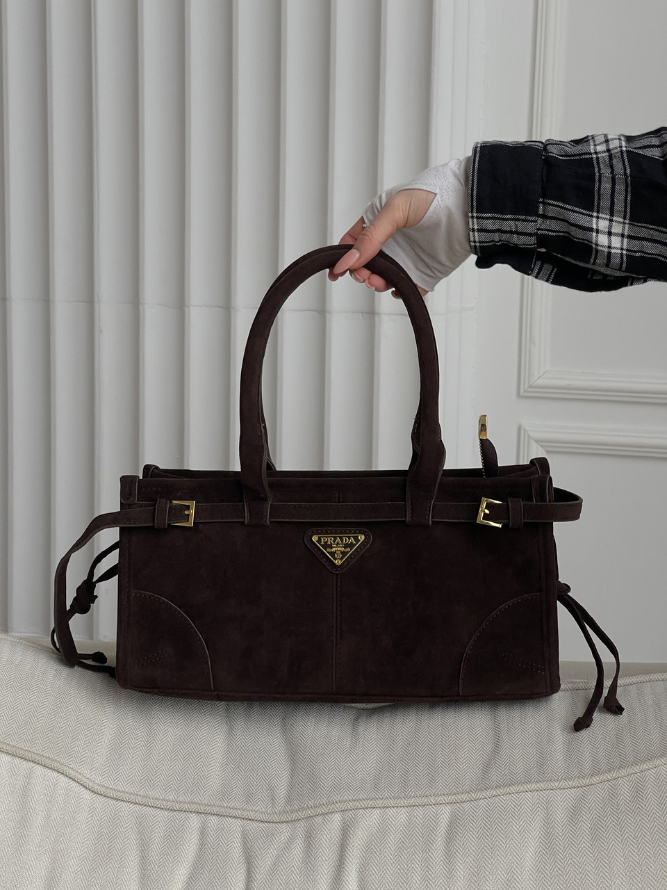 Сумка жіноча Prada Medium Suede Tote Bag через плече шоколад Прада