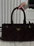 Сумка жіноча Prada Medium Suede Tote Bag через плече шоколад Прада, фото 2