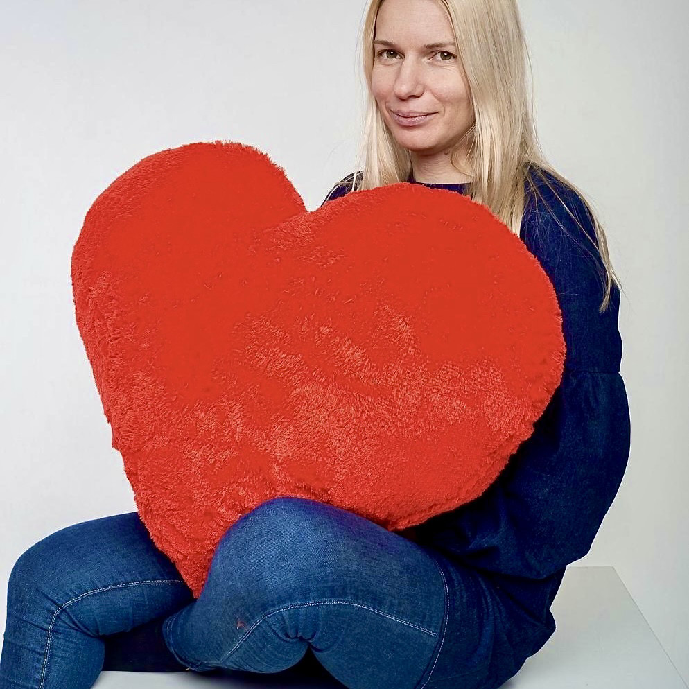 Велике м'яке плюшеве гарне серце декоративна плюшева подушка м'яка іграшка подарунок у формі вигляді серця стильна подушка-серце