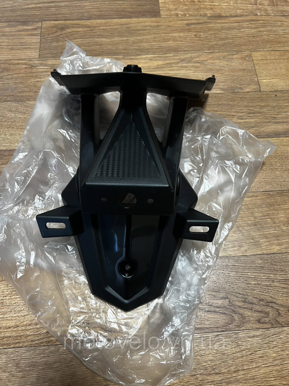 Пластик крило заднє SPARK SP200R-32
