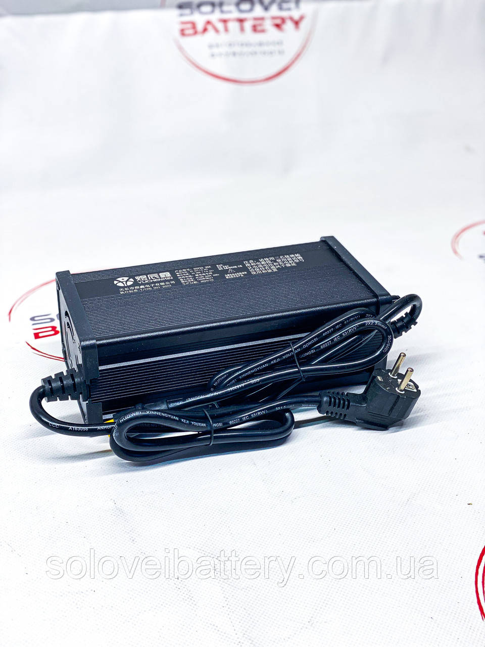 Зарядний пристрій 60V (67.2V) з регулюванням струму 2–20A для Li-Ion 16S акумуляторів