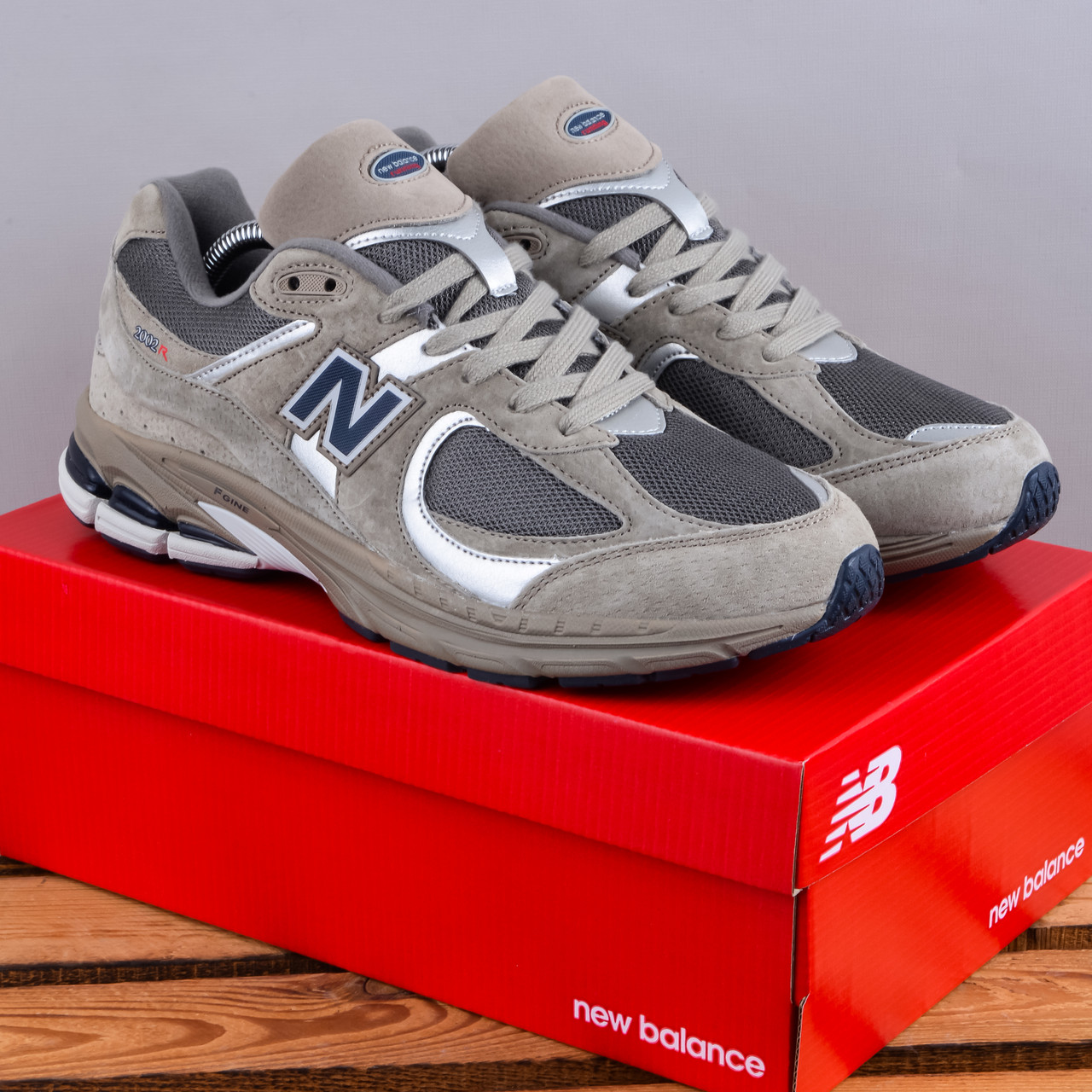 Чоловічі Кросівки New Balance 2002R колір дезерт хакі