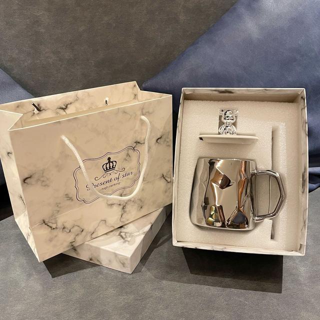 Bearbrick Bearbrick подарочный набор с чашкой Креативная чашка Bearbrick подарочный набор с чашкой Креативная чашка