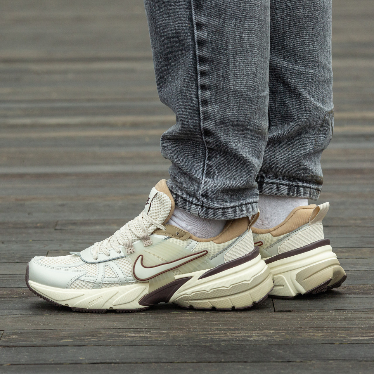 Кросівки Nike V2K Runtekk Light Orewood Brown / Найк В2К Рантек Ореуд Світло Бежеві з Коричневим