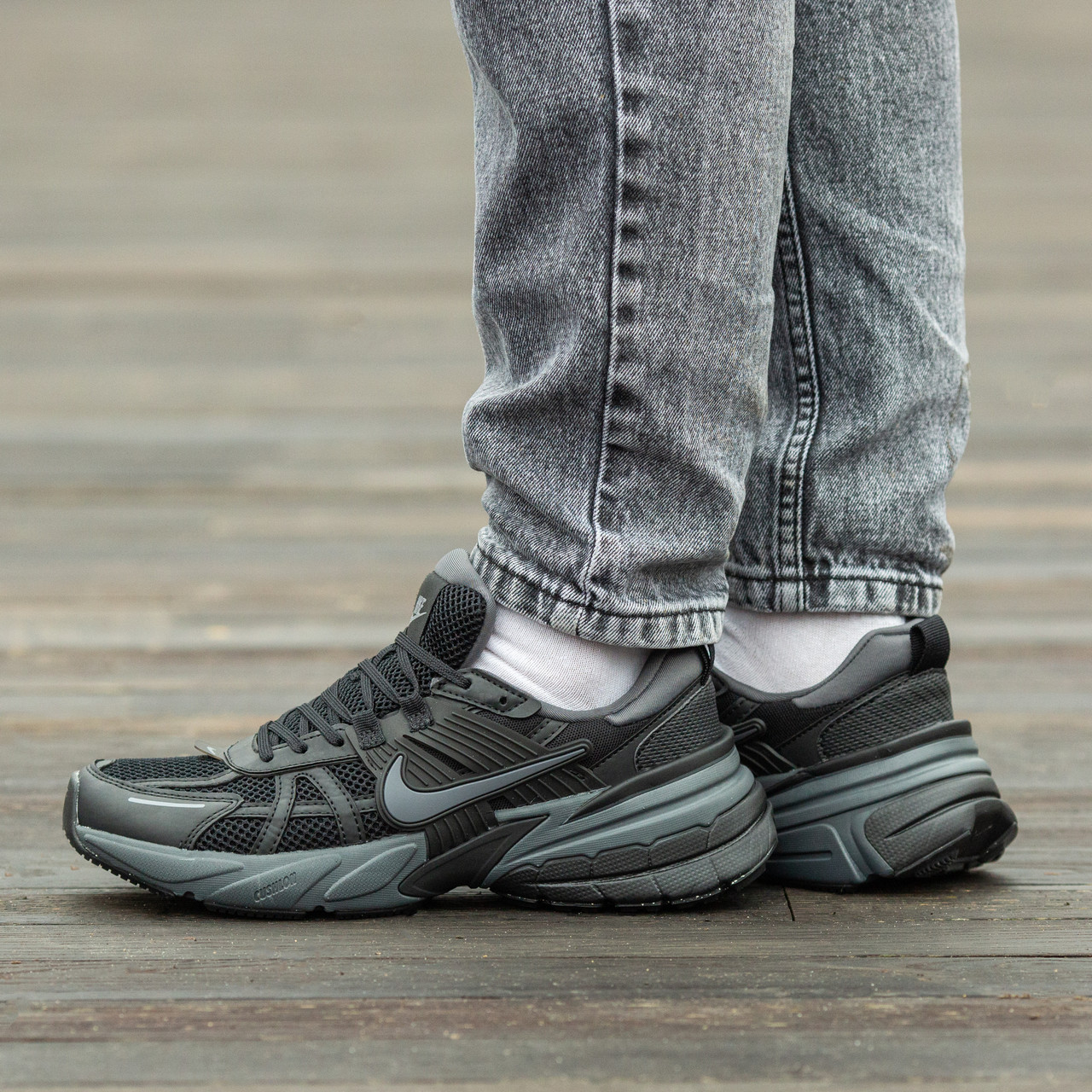 Чоловічі Кросівки Nike V2K Runtekk Black Grey / Найк В2К Рантек Чорні з Сірим