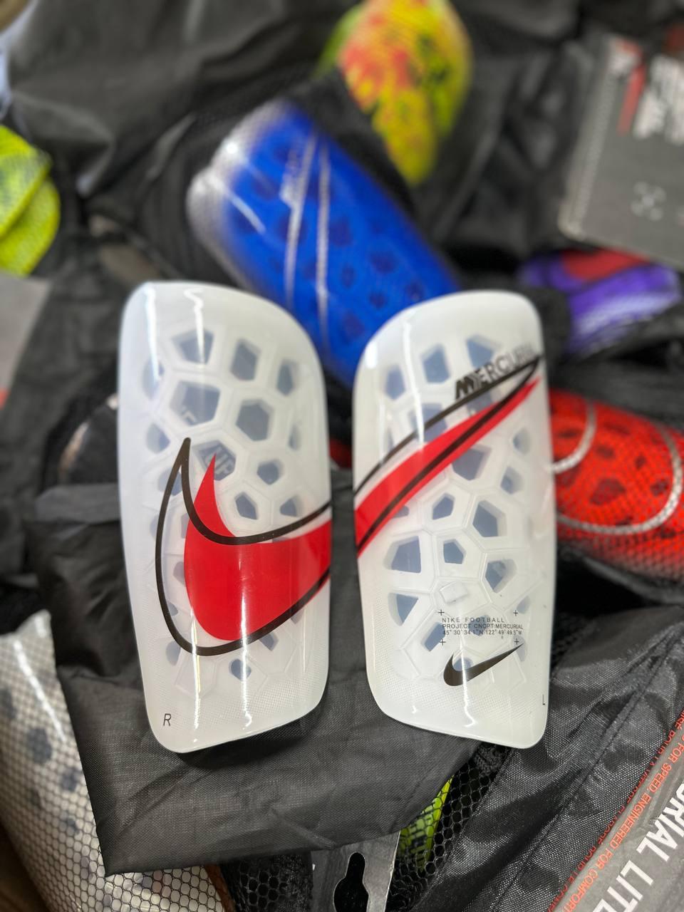 Футбольні щитки Nike Mercurial Litе/ щитки найк меркуріал