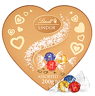 Подарочная коробка шоколада Lindt Lindor Heart Assorted Chocolate 200г