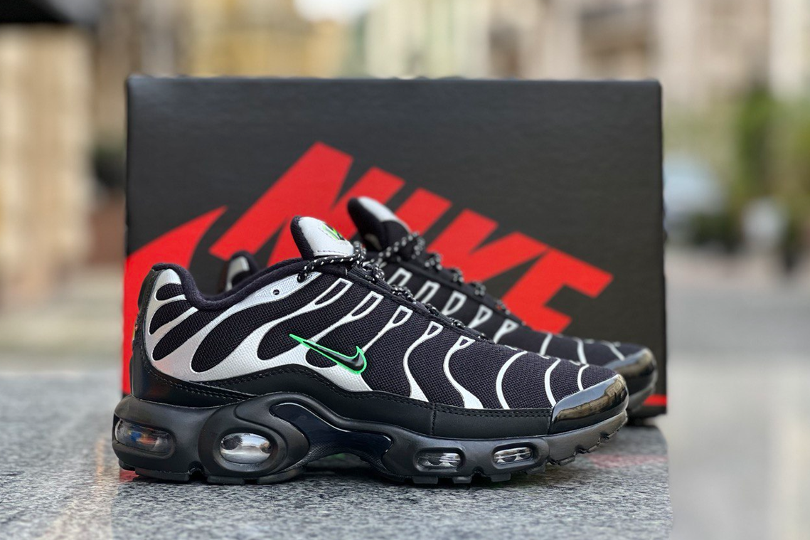 Чоловічі кросівки Nike Air Max Plus TN Black Silver Green Найк аір ТН плюс чорно-зелені демісезонні осінь весна