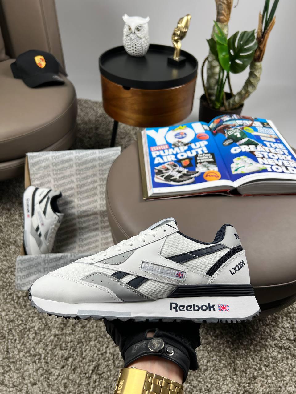 Чоловічі кросівки замша текстиль Reebok Classic LX2200 White Black, кеди Рибок замшеві білі. Чоловіче взуття