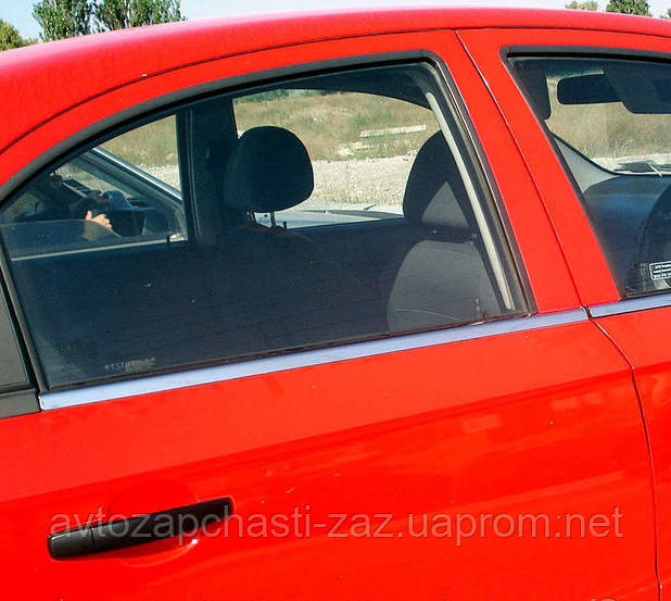 Уплотнитель стекла задней правой двери Chevrolet Aveo седан. Молдинг ...