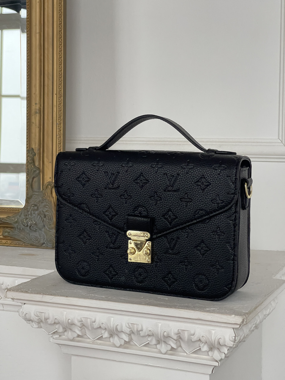 Сумка жіноча Луї Вітон через плече Louis Vuitton Medium Pochette чорний