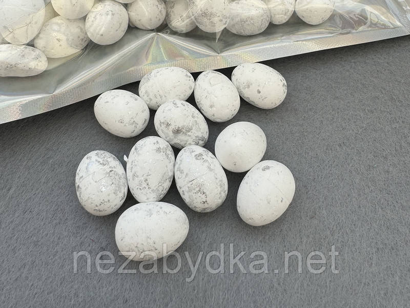 Пінопластові яйця - 1,5*1,8см - 20шт білі з сріблом