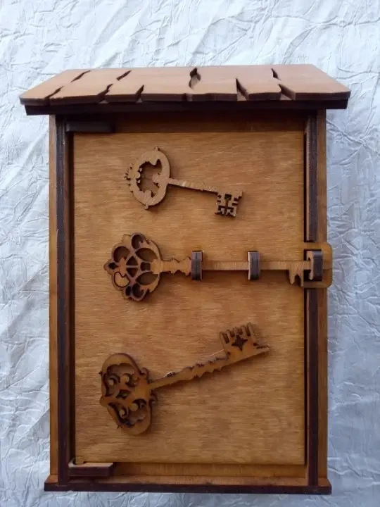 Ключниця з дерева Будиночок настінна закрита для 4 пар ключів, Хатинка, фото 1