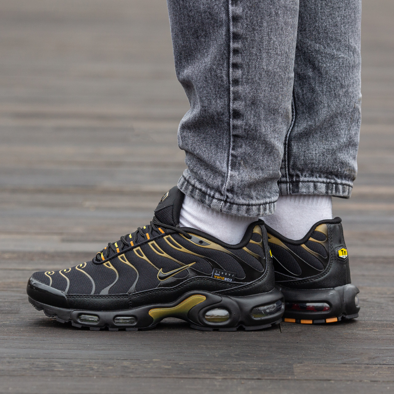 Чоловічі Кросівки Nike Air Max TN Plus Cordura Black Gold / Найк Аїр Макс ТН Плюс Кордура Чорні із Золотистим