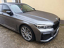 Губа ( переднього бампера ) Чорний глянець V1 на бмв 7 Series G11 / G12 2019-2023 року, фото 5