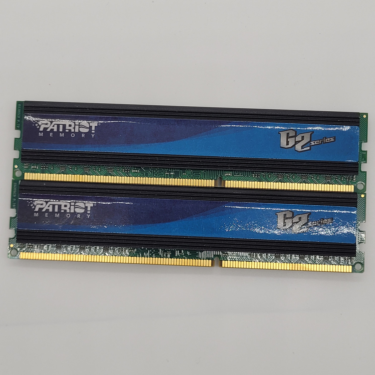 Пара ігрової оперативної пам'яті Patriot DDR3 8Gb (2x4Gb) 1600MHz PC3-12800U 2R8 CL9 (PGQ316G1600ELQK) Б/В