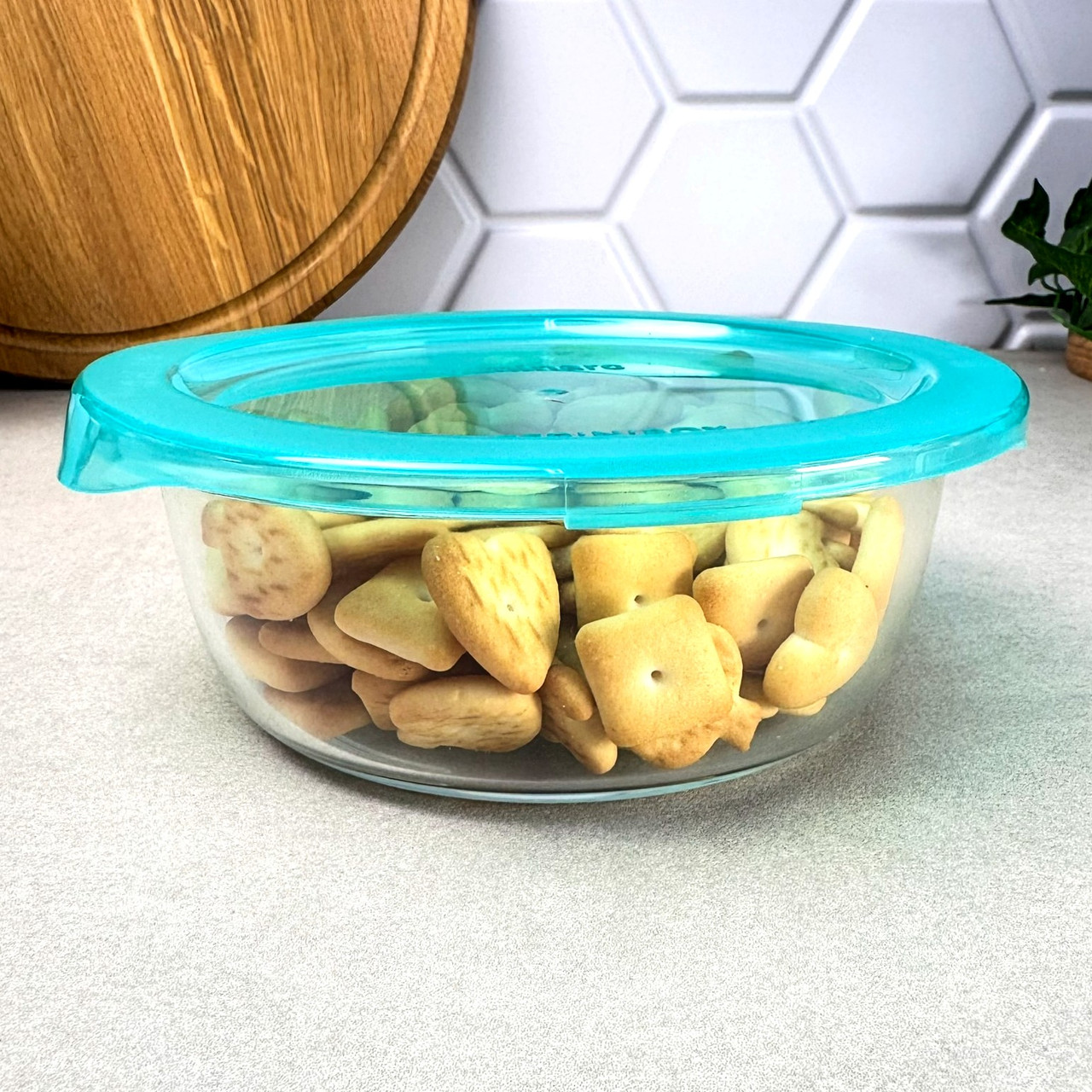 Харчовий контейнер Luminarc "Keep'N" круглий з бірюзовою кришкою 670 мл (P5524)