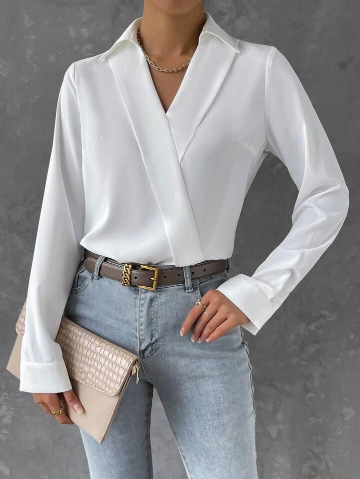 Жіноча біла сорочка вільного фасону з вирізом на грудях (р. 42-48) 2131087, фото 1