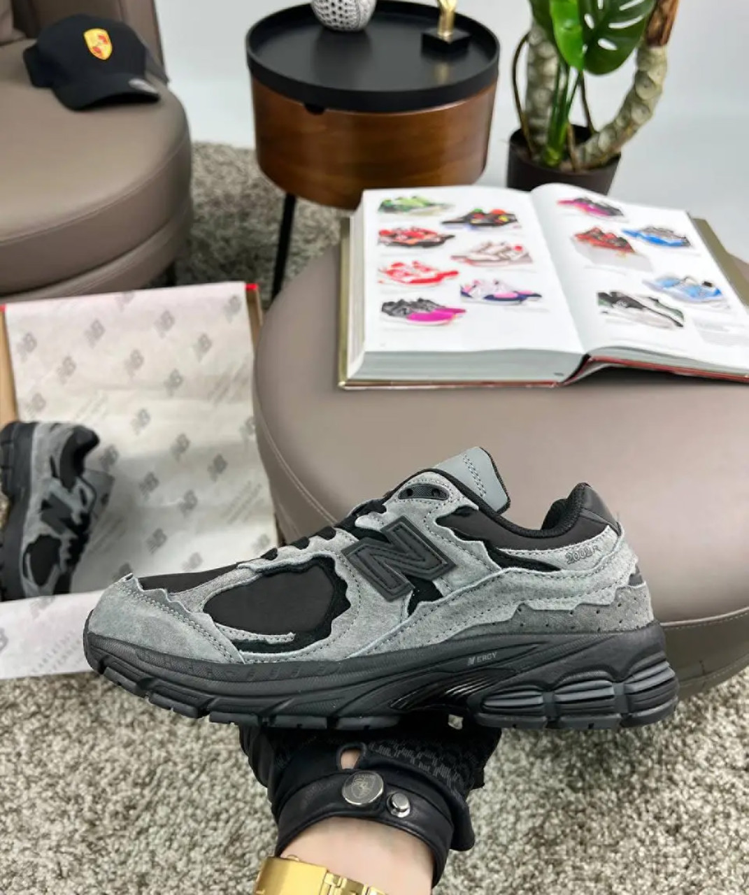 Чоловічі кросівки замша текстиль New Balance 2002R ML Dark Grey Black, кеди Нью Беланс сірі. Чоловіче взуття, фото 1