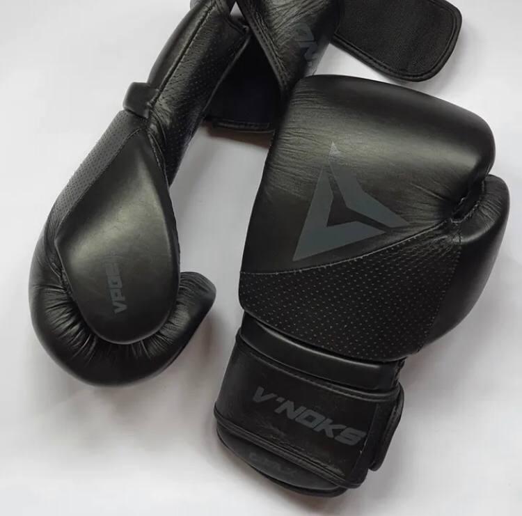 Боксерські рукавички 10 унцій для боксу та єдиноборств V'Noks Boxing Machine чорні шкіряні тренувальні
