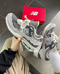 Чоловічі жіночі кросівки New Balance 2002R Protection Pack Rain Cloud grey сірі Нью Баланс весна осінь рвані замша