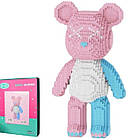Конструктор у формі ведмедика 40 см рожевий із блакитним 3d Magic Blocks bearbrick із блоків, наноблок 3D конструктори, фото 5