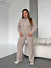 Костюм жіночий прогулянковий NOBILITAS 42-54 бежевого кольору, фото 7