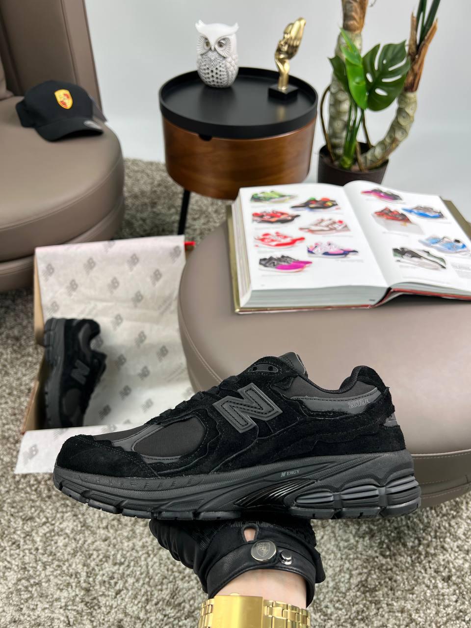Чоловічі кросівки замша текстиль New Balance 2002R ML All Black, чоловічі кеди Нью Беланс чорні. Чоловіче взуття