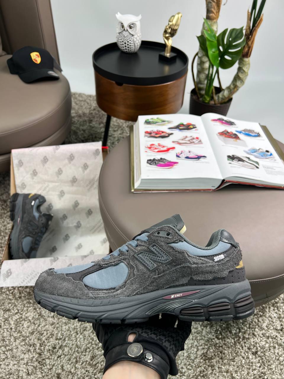 Чоловічі кросівки замша текстиль New Balance 2002R ML Dark Grey, чоловічі кеди Нью Беланс сірі. Чоловіче взуття