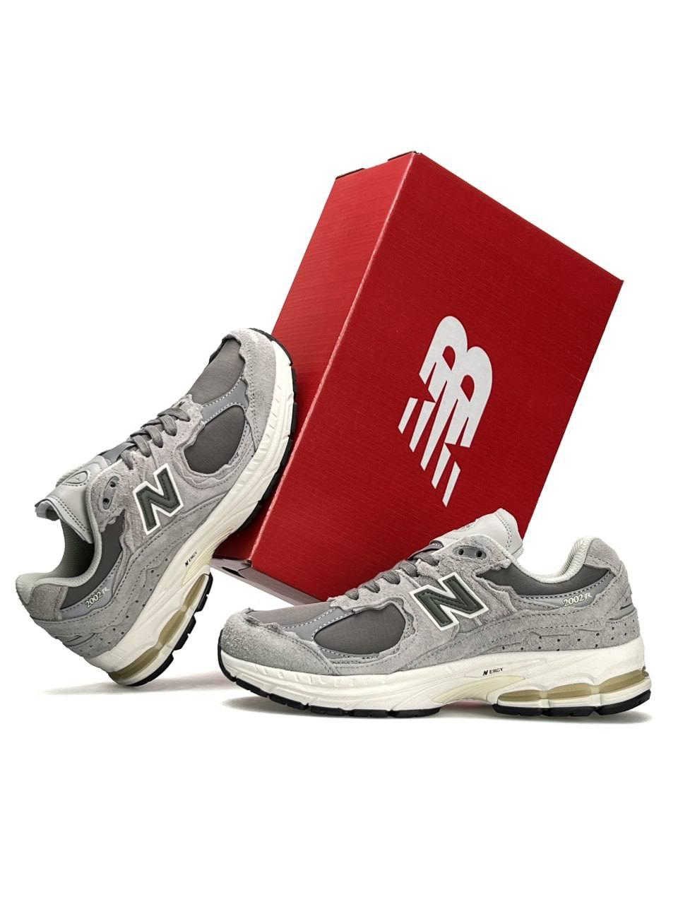 Чоловічі кросівки замша текстиль New Balance 2002R ML Grey Beige, чоловічі кеди Нью Беланс сірі. Чоловіче взуття