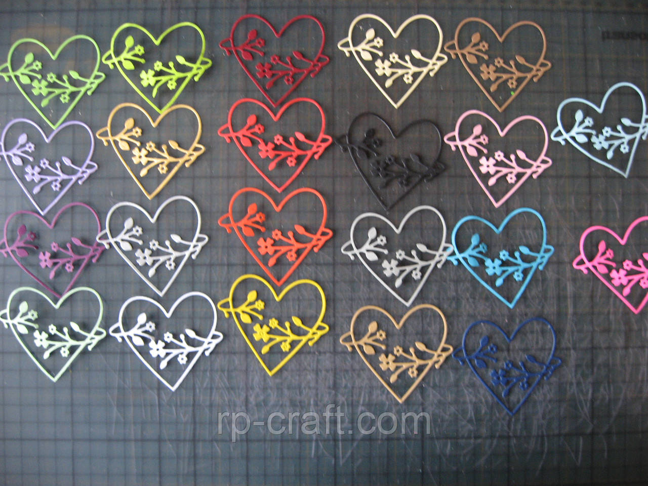 Вирубування з паперу та картону.  Серце з квітами, 56х60 мм, фото 1