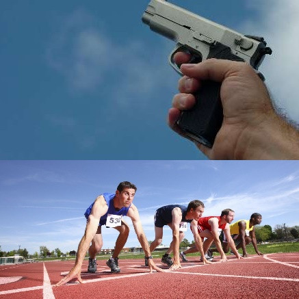 Спортсмени готуються до старту, ось-ось прозвучить постріл стартового пістолета