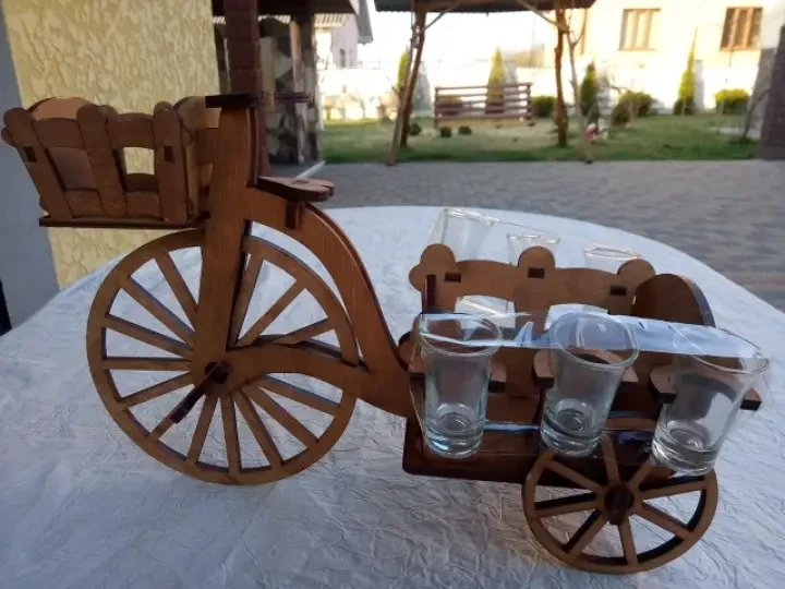 Настільний переносний міні-бар Велосипед кантрі, дерев'яна підставка під пляшку з чарками, Хатинка, фото 1