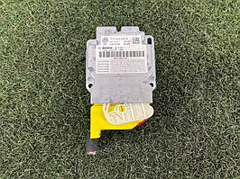 Блок керування airbag Volkswagen Touareg Ii NF 3.0 2013 (б/у)