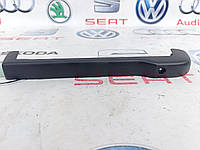 Накладка переднього лівого сидіння Volkswagen Golf IV/Bora/Passat B5 1997-2005 1J0881347D