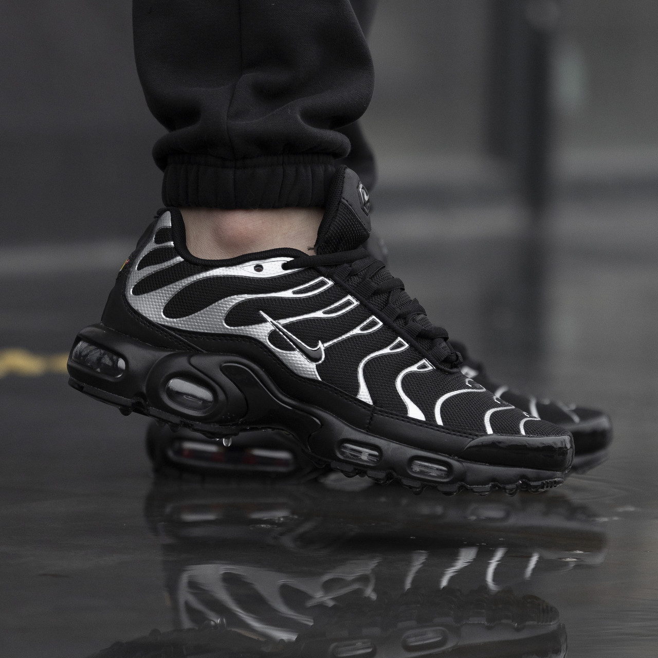 Чоловічі Кросівки Nike Air Max TN Plus Black Silver / Найк Аїр Макс ТН Плюс Чорні з Сріблястим та Зеленим