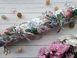 Рол (рулон) для зберігання вишитих робіт "Троянди на молочному"