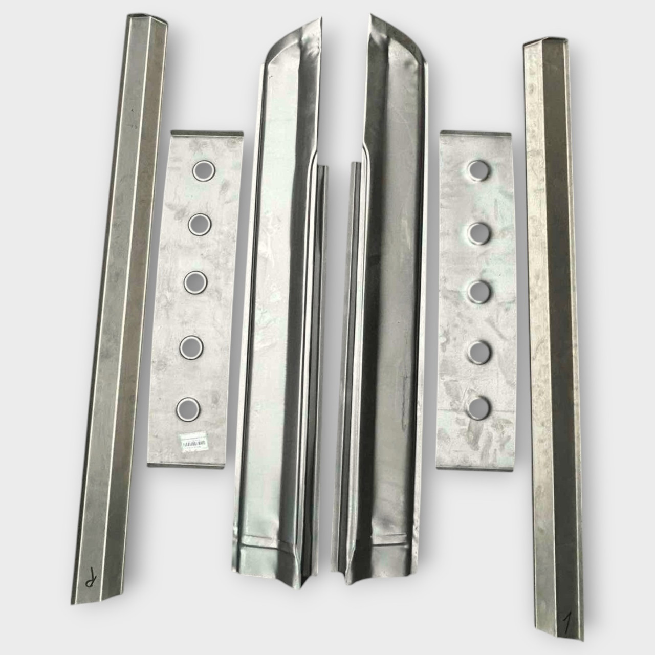 Порог у зборі ВАЗ 2121 Нива,21213 Тайга (лів) 3 часті, фото 1