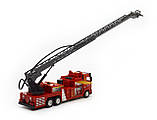 Модель пожежної машини з металевою кабіною інерція звуки світло розсувна драбина помпа 16041, фото 4