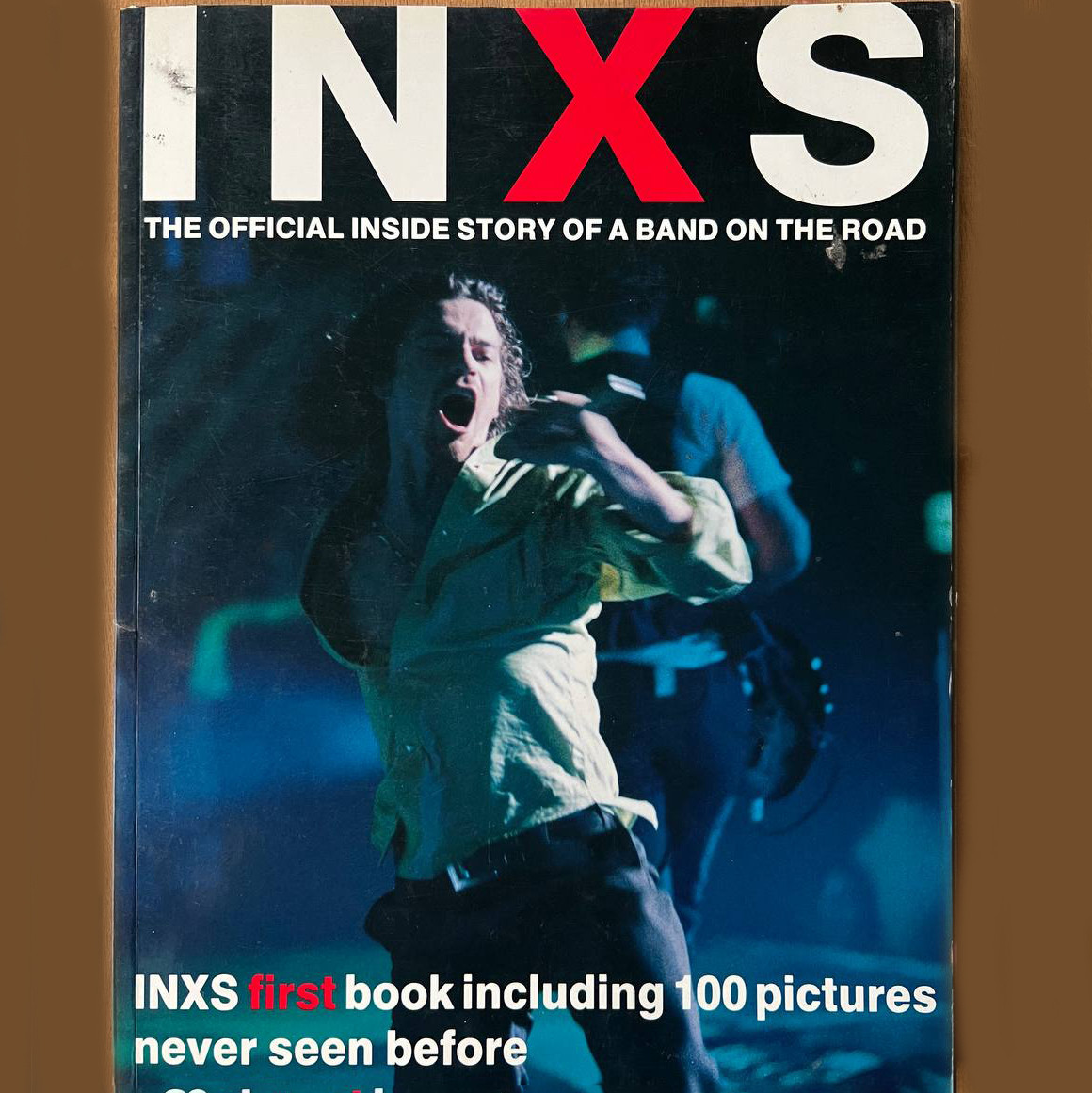Книга з гуртом INXS Michael Hutchence