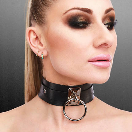 Нашийник широкий чорний Kinky Diva Collar Me із сріблястим кільцем, фото 1