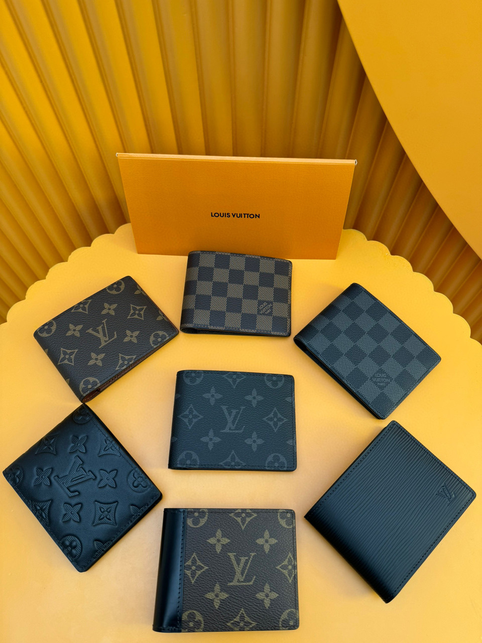 Louis Vuitton гаманець